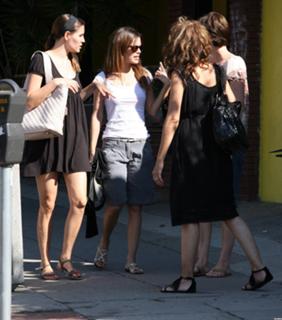 Rachel Bilson feet photo thumbnail
