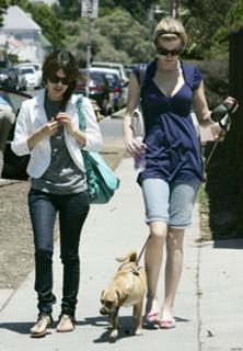 Rachel Bilson feet photo thumbnail