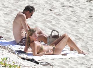 Kate Moss feet photo thumbnail