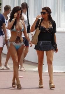 Lucy Mecklenburgh feet photo thumbnail