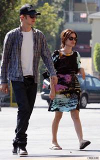 Rachel Bilson feet photo thumbnail
