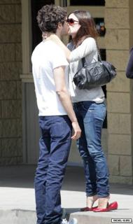 Rachel Bilson feet photo thumbnail