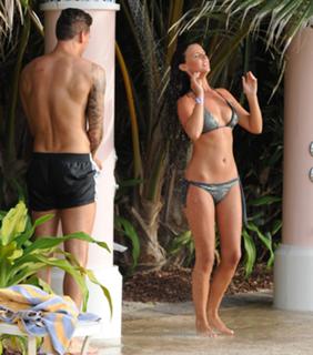 Lucy Mecklenburgh feet photo thumbnail