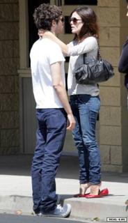 Rachel Bilson feet photo thumbnail