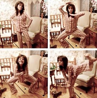 Lindsey Stirling feet photo 2