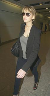 Jennifer Lawrence feet photo thumbnail