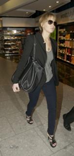 Jennifer Lawrence feet photo thumbnail
