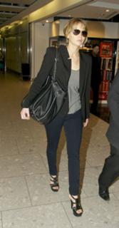 Jennifer Lawrence feet photo thumbnail