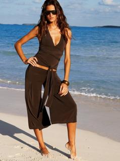 Izabel Goulart feet photo thumbnail