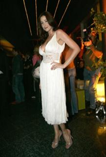 Lisa Snowdon feet photo thumbnail