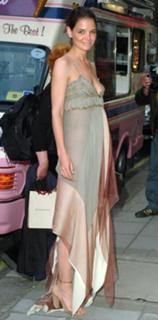 Katie Holmes feet photo thumbnail