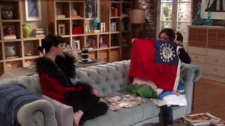 Krysten Ritter feet photo thumbnail