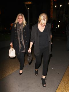 Jennie Garth feet photo thumbnail