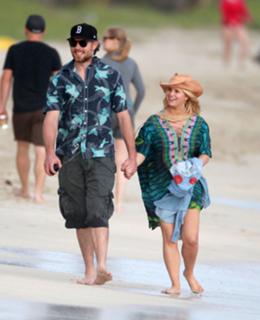 Jessica Simpson feet photo thumbnail