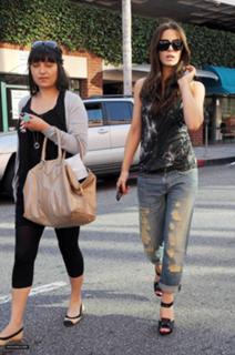 Kate Beckinsale feet photo thumbnail