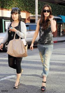 Kate Beckinsale feet photo thumbnail