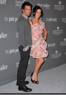 Kate Beckinsale feet photo thumbnail