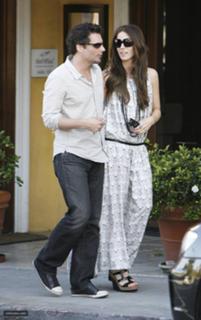 Kate Beckinsale feet photo thumbnail
