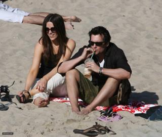 Kate Beckinsale feet photo thumbnail