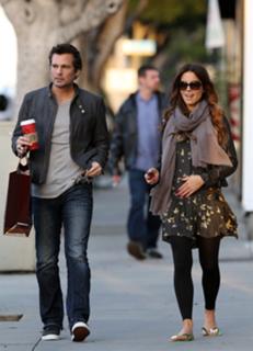 Kate Beckinsale feet photo thumbnail