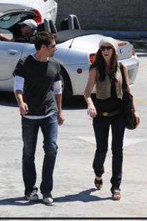 Kate Beckinsale feet photo thumbnail