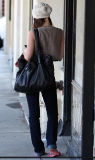 Kate Beckinsale feet photo thumbnail