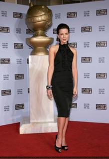 Kate Beckinsale feet photo thumbnail