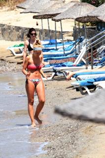 Hadise feet photo thumbnail