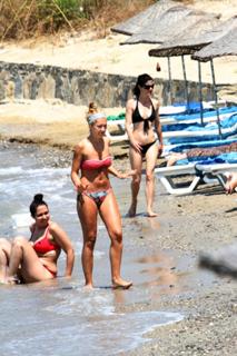 Hadise feet photo thumbnail