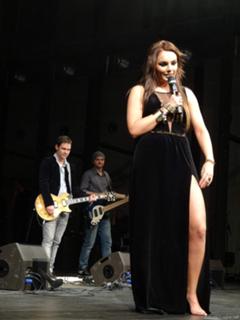 Ewa Farna feet photo thumbnail