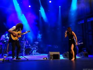 Ewa Farna feet photo thumbnail