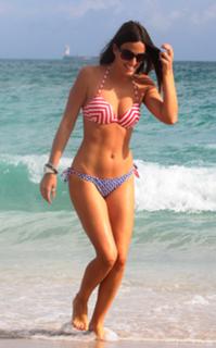 Claudia Romani feet photo thumbnail