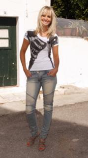 Cristina Ferreira feet photo thumbnail