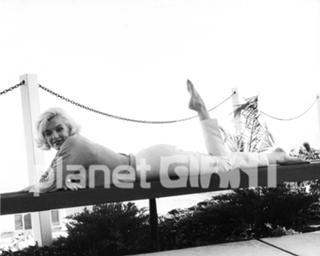 Marilyn Monroe feet photo thumbnail