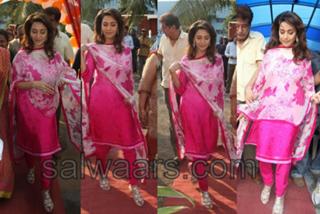 Madhuri Dixit feet photo thumbnail
