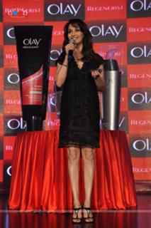Madhuri Dixit feet photo thumbnail