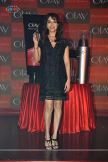 Madhuri Dixit feet photo thumbnail
