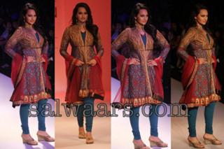 Sonakshi Sinha feet photo thumbnail