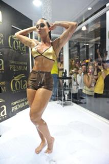 Juliana Salimeni feet photo thumbnail