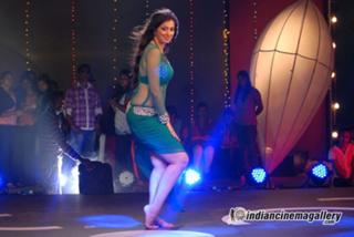 Raai Laxmi feet photo thumbnail