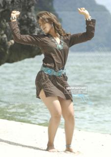 Ileana D'Cruz feet photo thumbnail
