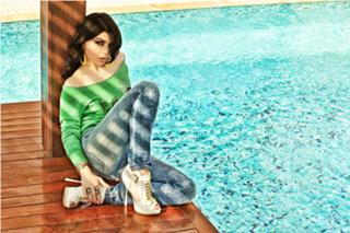 Haifa Wehbe feet photo thumbnail
