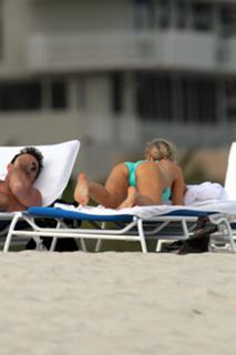 Joanna Krupa feet photo thumbnail