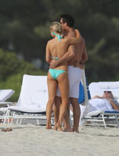 Joanna Krupa feet photo thumbnail