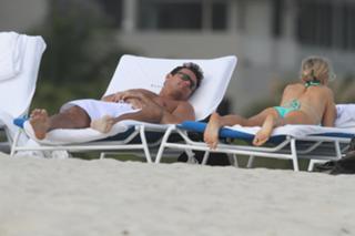 Joanna Krupa feet photo thumbnail