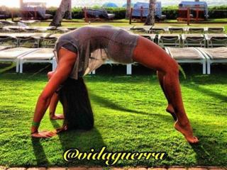 Vida Guerra feet photo thumbnail