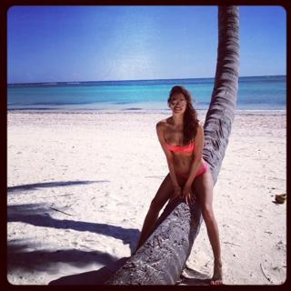 Irina Shayk feet photo thumbnail