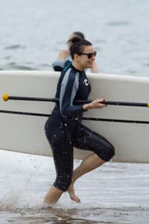Liv Tyler feet photo thumbnail