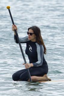 Liv Tyler feet photo thumbnail
