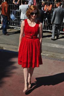 Jessica Chastain feet photo thumbnail